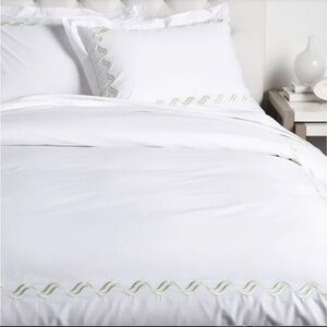 Westport Home Scroll Embroidered 100% cotton Duvet Set